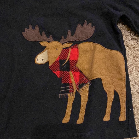 Moose Carter sweatshirt by carters size 5t - Picture 3 of 3